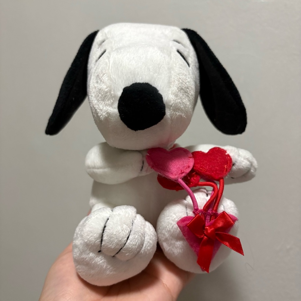 Snoopy Hallmark Peanuts Valentines Plush